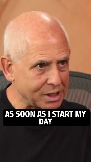 Start your day with THIS mindset. 🧠 The School of Greatness Podcast Ep. 1120 with Dr. Daniel Amen for the FULL episode! 🎙️