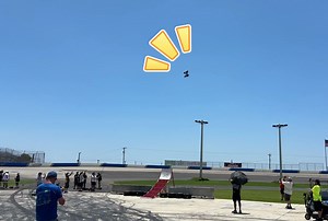 飞坡、破百、空翻、碰撞、多种娱乐玩法组成纯娱乐RC遥控车活动