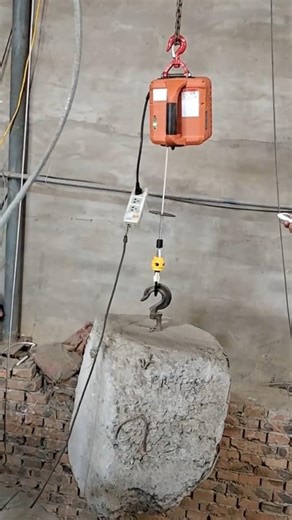 Elektrische Seilwinde, 500KG/1100lb Elektronischer Seilzug Hebezug Winden Hebezeuge mit Drahtlose Fernbedienung Überlastungsschutz 7.6m/25ft Maximale Hubhöhe 1500W (EU-Stecker