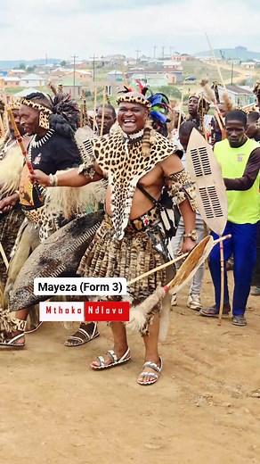 Induna yezinsizwa uMayeza. #umdlalowenduku #trendingreelsvideo #stickfightgame #zulustickfight #usareels #southcoast #america #umgangela #isintu #zuluculture | Zulu Stick Fight - umgangela