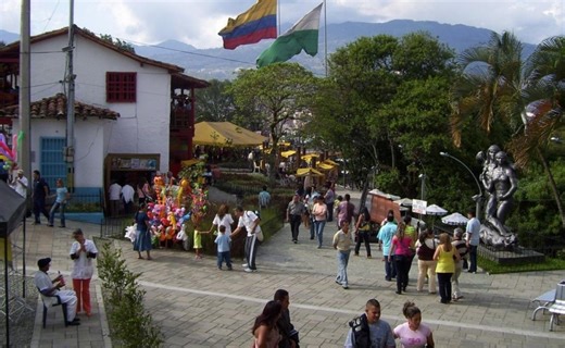 Mujer se llevó a su prima con engaños a México; La obligó a tener relaciones hasta con 10 hombres al día