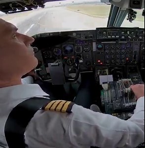 778K views · 125K reactions | ✈️ GeoSky Boeing 747-200 Classic landing at Tbilisi #pilot #pilots #pilotlife #piloteyes #avgeek #justplanes #boeing #boeing747 #boeinglovers #b747 #tbilisigeorgia #Tbilisi Airline Geosky The Boeing Company FlightAware Flightradar24.com Tbilisi, Georgia Tbilisi Airport | Just Planes | Facebook