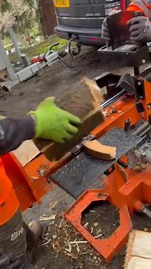 Busy day splitting 🪵 🪵 🌳 | AA Tree & Garden Services