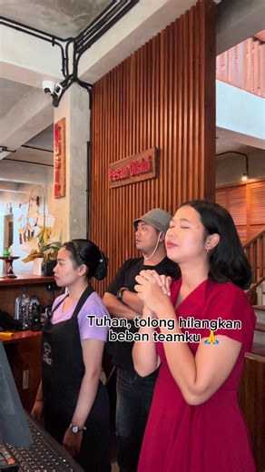 ternyata aku saya beban nya 🥹😭 Depot Betty 1 📍Br Belah, Luwus, Baturiti, Tabanan Buka pukul : 06.00 - 22.00 Depot Betty 2 📍Sekargula, Mekarsari, Baturiti, Tabanan Buka pukul : 06.00 - 19.00 Depot Betty 3 📍Br Candikuning 1, Baturiti, Tabanan Sebelah Utara Ulundanu Beratan Buka pukul : 07.00 - 21.00