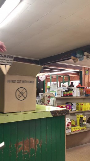 Don’t tell me what to do #knife #box #badboy #outlaw #boxcutter #mainstreet