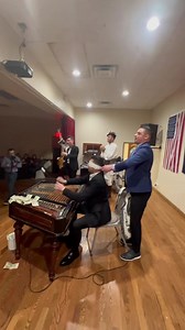 Aseară la Phoenix Arizona a fost super show ! Sunt bucuros că am putut face acest spectacol la Țambal si aici🇱🇷 😍Iar energia oamenilor îmi umple sufletul de bucurie și de putere 🙏Mulțumim comunitații românești din America pentru ca au fost în număr atât de mare ❤️ Catalin Iancu | Catalin Iancu