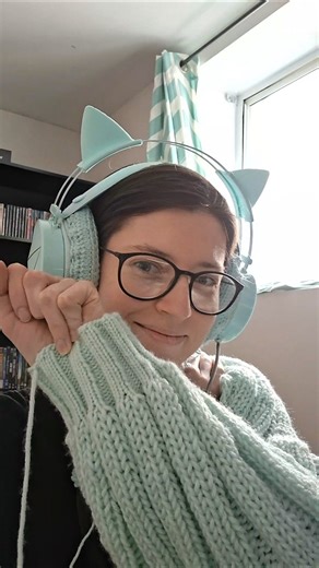 Making good progress on my vintage knit shrug design