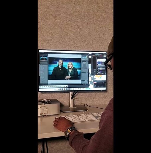 Live HIGHLIGHT in studio REVIEWING FINISHED PHOTO EDITS!