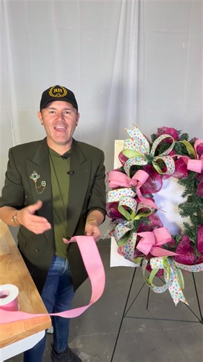 Floral spring wreaths are starting to pop up on some front doors of various neighborhoods here in Nashville, I am super excited to bring a little bit of what I love to do to the south. Get ready Nashville, here we come. . . . #nashville #design #decor #spring | Ramon - at HOME