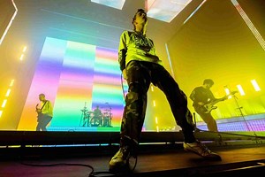 The 1975 will hold a listening party of their self-titled debut album