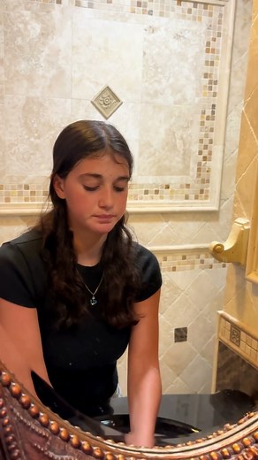 Fake poop prank on my family 😂💩