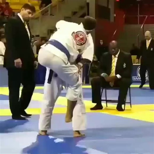 #jiujitsu #warrior #jiujitsugrappling #brazilianjiujitsu #submission #gi #artesuave #artesuavejiujitsu #jiujitsulife #jiujitsuflo #artesuavebjj