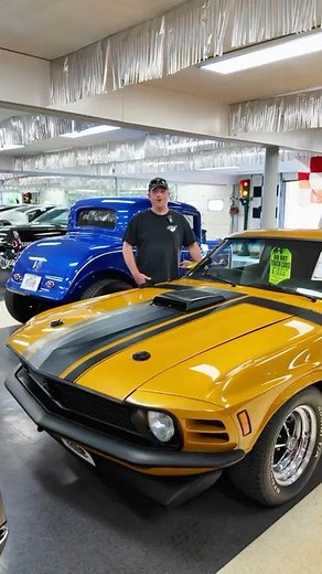 37 Classic Cars in 16 Seconds