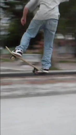 Das antigas#skatepelotas#skate#nostalgia pista velha Pelotas Rs Brasil skateboarding for fun sk8 skt