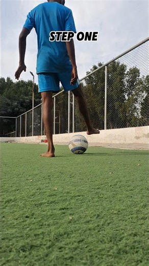 CR7 Back Heel Pass Tutorial#shorts​ #football​ #soccer​ #skills​ #tutorial