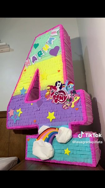 La sagrada piñata on TikTok