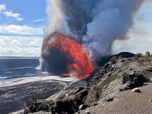 Watch Lava From Hawaii’s Kilauea Volcano Obliterate a Webcam