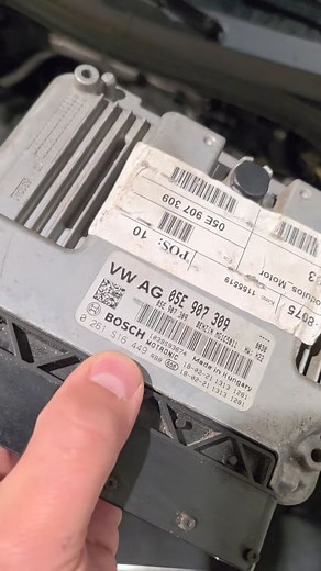 VW Tiguan 1.5TSI Motor regel apparaat MG1CS0011 defect, kortsluiting gemaakt. Gebruikte ECU remote ingeleerd en software en codering hersteld. #vw #vag #ecu #automotive #mooiwerk | Reyneke Automotive