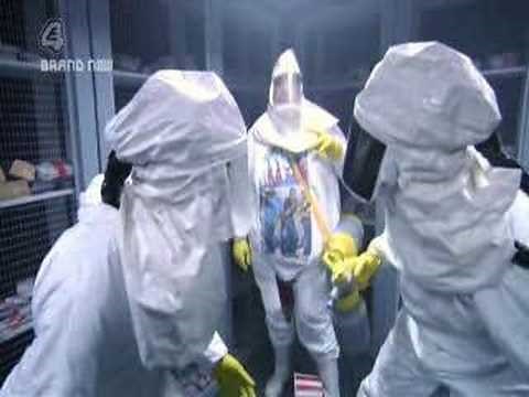 Fonejacker - "Theres a pigeon in your bank account"