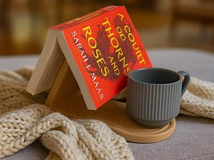 Modern Triangle Book Holder & Mug Stand: Reading Nook Decor - Etsy