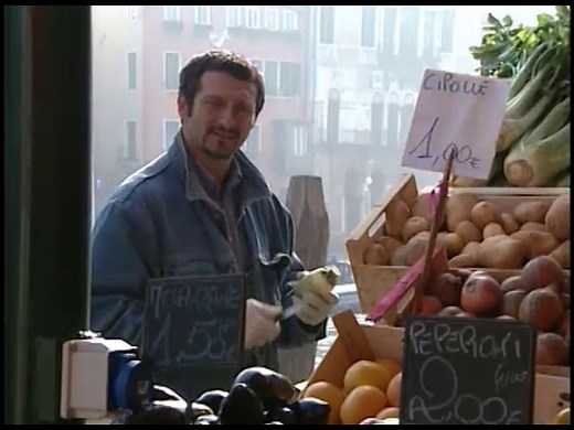 Close-up B1 05 Living in Venice