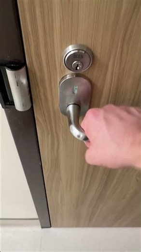 Idiot thinks the door is broken #idiots #doors #commercial #lock #win #diy