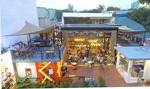 308K views · 5.2K reactions | THE ONE AND ONLY TOP CHEF FOOD PARK  BGC Restaurant Quality Food right in the middle of QC : )) One of a Kind International Dishes, from Bulgarian to Mexican! Enjoy Japanese, Italian, American Classics in Brand New Ways!! Watch this mouth-watering video from Our Awesome Planet for more!!! The #1 Food Park for World-Class Gourmet Dishes: THE FOOD HIVE  | Car Doctor and The Food Hive | Facebook