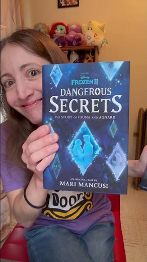 Here is your sign to read some #frozen books! 🥰❄️ #disney #booktube #disneybooks #booktok