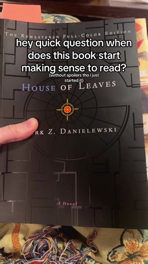 i just started it but. imagining it in Jonathan Sims voice is lowkey helping. #houseofleaves #booktok #fyp #book