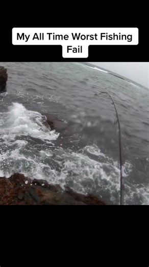 Fishing Fail: Broken Rod and Wipeout