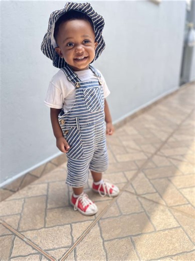 Quando o irmão caçula percebe que não é o único dono do amor… o ciúme aparece, mas o vínculo entre irmãos fala mais alto. #v#viraltiktokbr #c#ciúmesdeirmãoi#irmãocaçulafamília