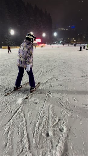 Go Kylie go 😂😂❄️❄️ #fyp #skiing #viral TikTok