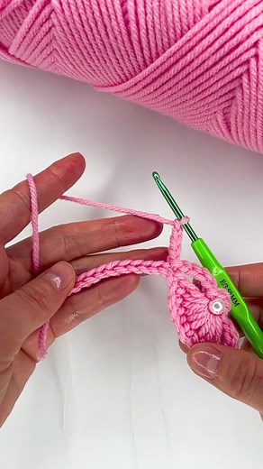 388K views · 4.2K reactions | #fbreelsfypシ゚viralfbreelsfypシ゚viral #crochet #yarn #tutorial #handmadewithlove #crochetinspiration #crochetaddict #crochetlover #crochetlife #yarninspiration #yarnaddict #yarnlove #yarnlife #crochemoderno #crochecomamor #diycrochet #ilovecrochet #lovecrochet #crochepassoapasso #crocheparainiciantes #fbreelsfypシ゚ #reelsfbシ #viralvideoシ #viralpost | Createbyk Createbyk | Facebook