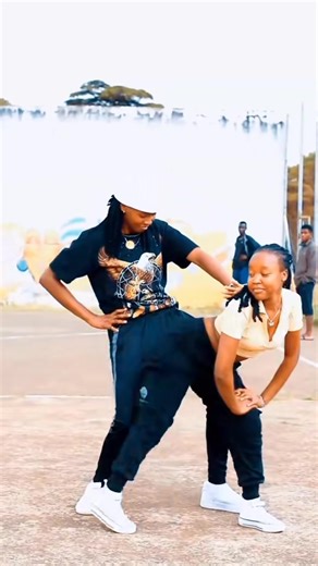 Tess Curie's Funky Dance Moves