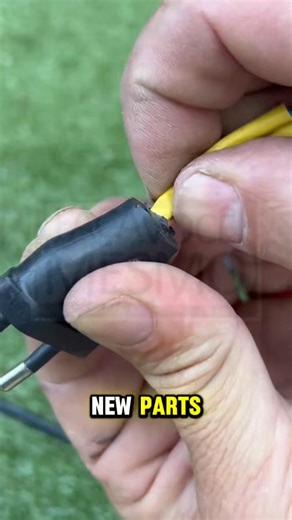 The simple fix that saved a power plug Thinking before replacing pays off #USA #ElectricalCare #SmartRepairs | Home Tricks