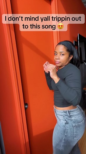 Smooth Music Vibes for Dancing Enthusiasts