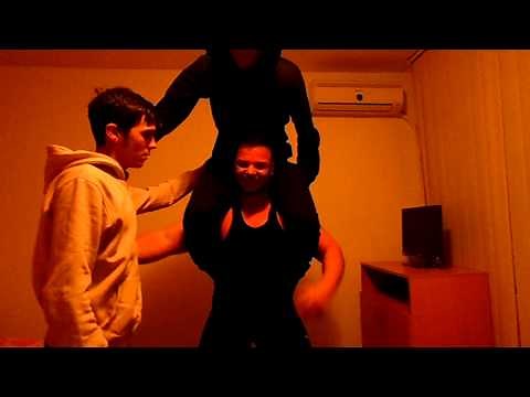 Gabriel MuscleDominus-lift and carry two guys !!!