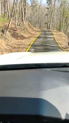 4 Runner Climbing Walnut Mountain (Appalachian Mountain )