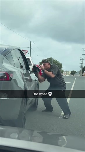 The window washers have upgraded 😂😂