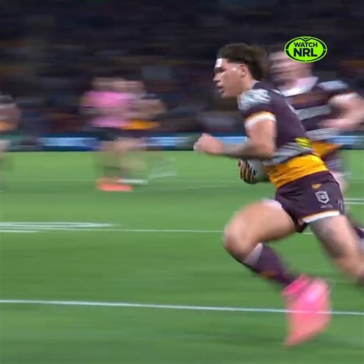 Walsh shows his lightening speed in Round 18 ⚡ 📺 Stream every 2024 NRL Telstra Premiership game LIVE & On-Demand from overseas on WatchNRL! Not available in Australia, NZ & Pacific Islands. Link in bio. | Watch NRL