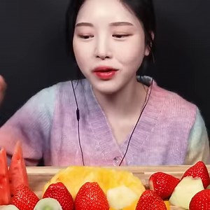 918K views · 10K reactions | Strawberry Chocolate Mochi, Shine Muscat Mochi Mukbang! | Boki Mukbang | Facebook