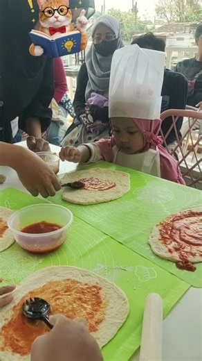Aci belajar bikin pizza #aci #belajar #pizza