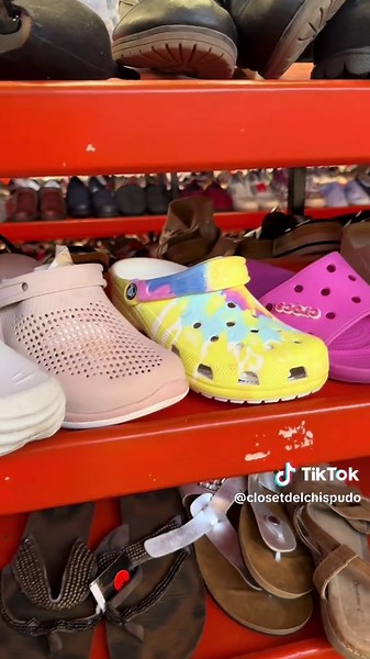 Reacciones a Tendencias de Calzado: Crocs y Dr. Martens