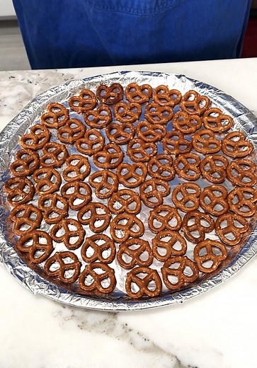 This Pretzel Trick is Amazing! Marty M makes a delicious treat using pretzels, caramel and chocolate. This tastes way to good to be so easy! Enjoy y'all! This original video was produced by Network Media, LLC and Marty M. | Family Style Cooking