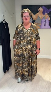 MJ Fashion Zwarte lange jurk 145,- Maat 46 tot 60 Slangenprint lange jurk 155,- Maat 46 tot 60 helaas geen 58 | Maxxmode Dongen