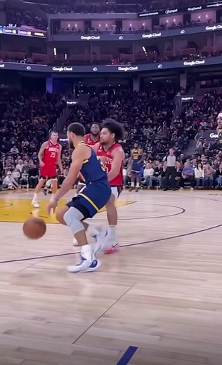 Steph Curry's Incredible Courtside Highlights