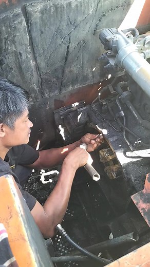 2.7K views · 63 reactions | pull out broken bolt of zaxis225 using center punch️on site | Walter Tabije | Facebook