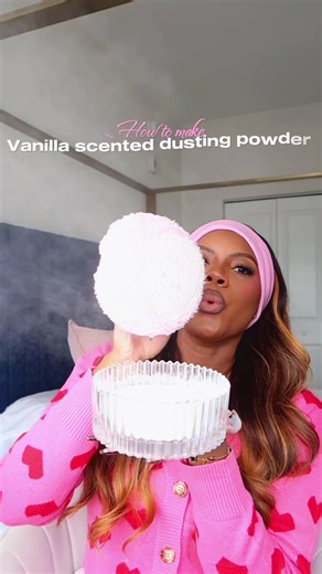 This how to make vanilla scented dusting m powder to smell like a vanilla goddess. #dustingpowder #vanillascents