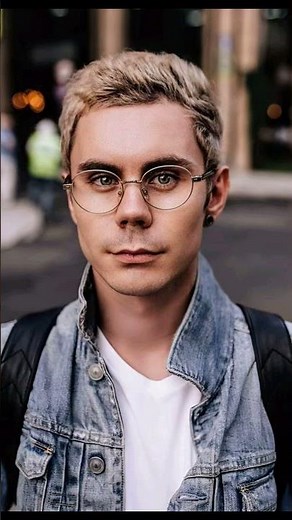 smart man with glasses #meme #youtubeshorts #tiktok #fypシ゚viral #fyp #viral #newmemes #trend #shorts