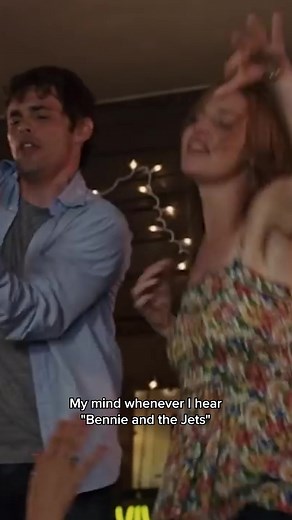 27 Dresses (2008) Bar Song Scene Explained